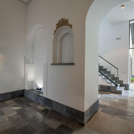 Ry Aparcamiento Incluido Junto A Catedral Ideal Parejas Seville Exterior photo