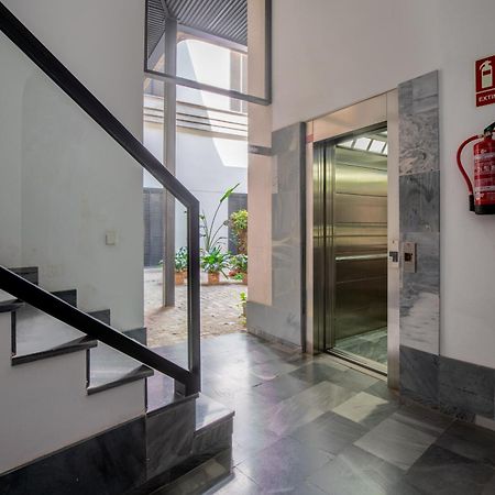 Ry Aparcamiento Incluido Junto A Catedral Ideal Parejas Seville Exterior photo