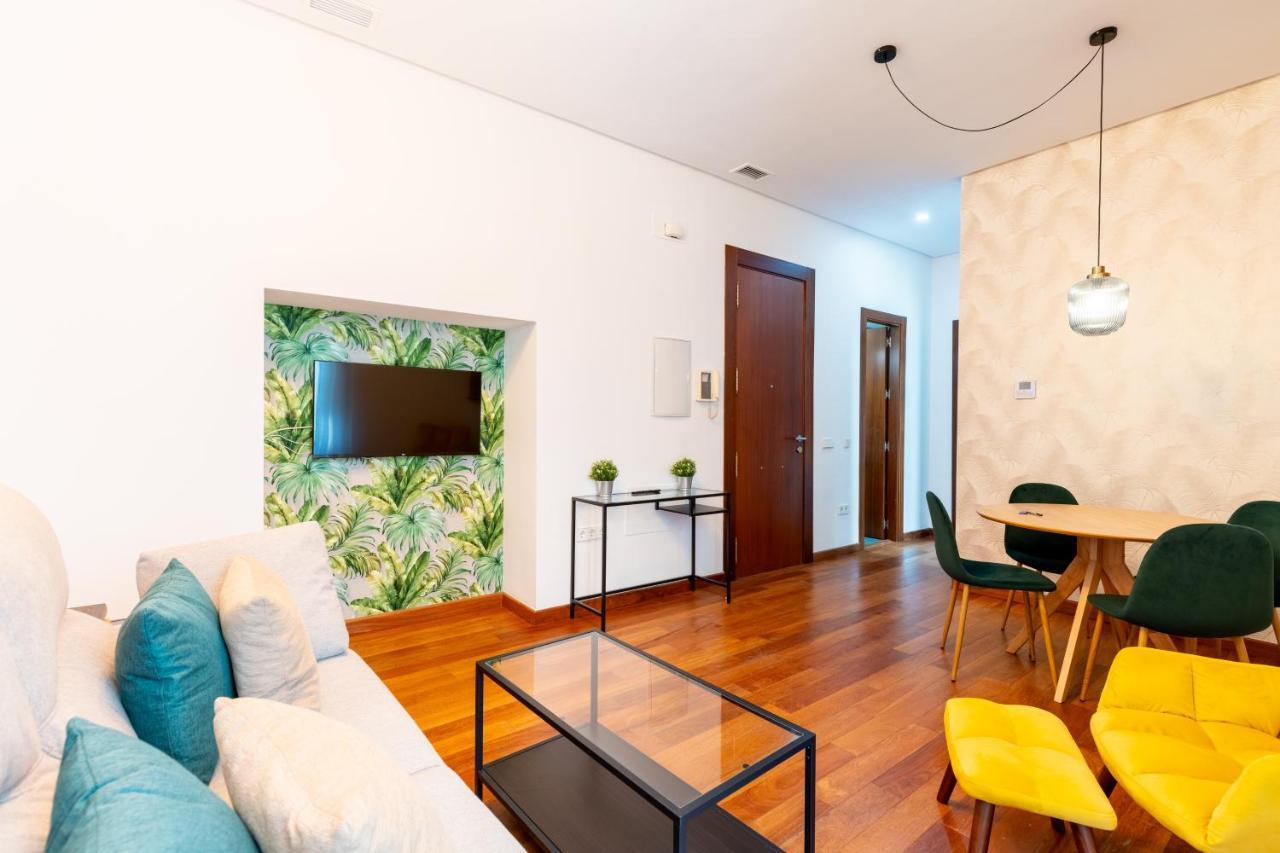 Ry Aparcamiento Incluido Junto A Catedral Ideal Parejas Seville Exterior photo