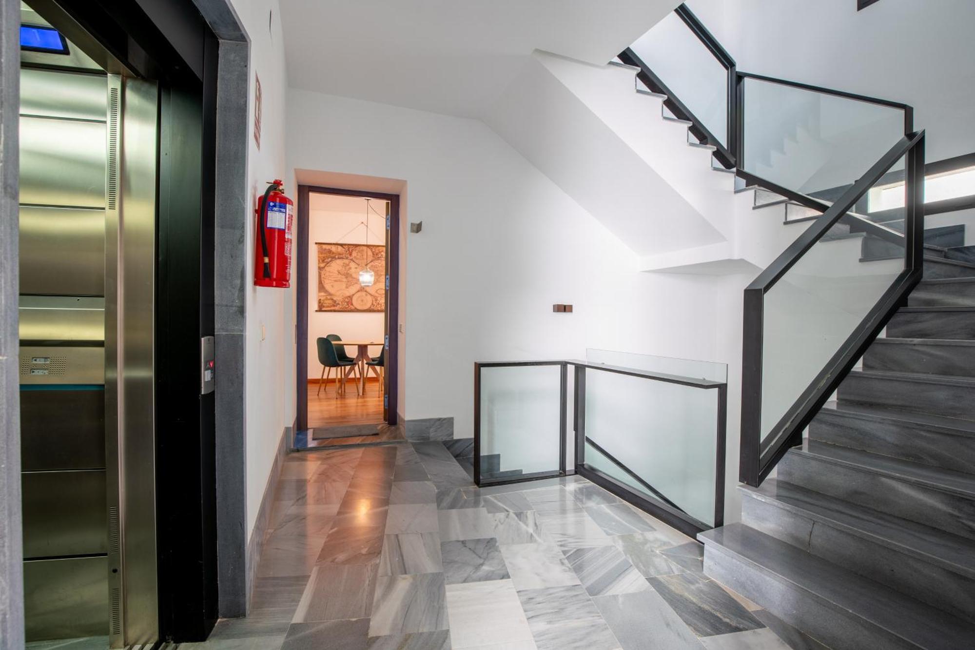 Ry Aparcamiento Incluido Junto A Catedral Ideal Parejas Seville Exterior photo